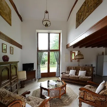 Dans Les Champs Sauzé-Vaussais