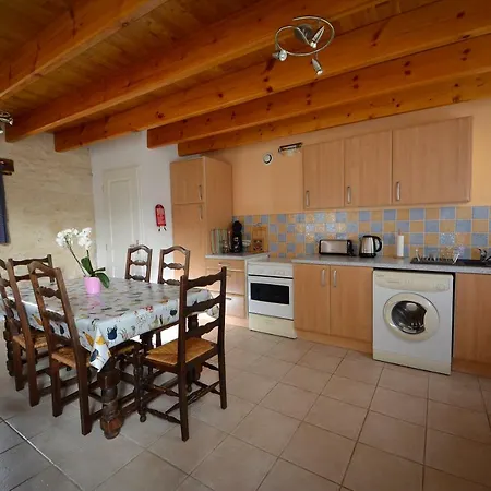 Dans Les Champs Sauzé-Vaussais